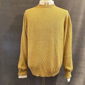 New Henry Jacobson, size Lg, maize silk/cotton long sleeved crew neck sweater